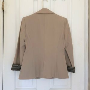 Forever 21 Jackets & Coats - NWOT Forever 21 blazer Forever 21 Jackets & Coats - NWOT Forever 21 blazer